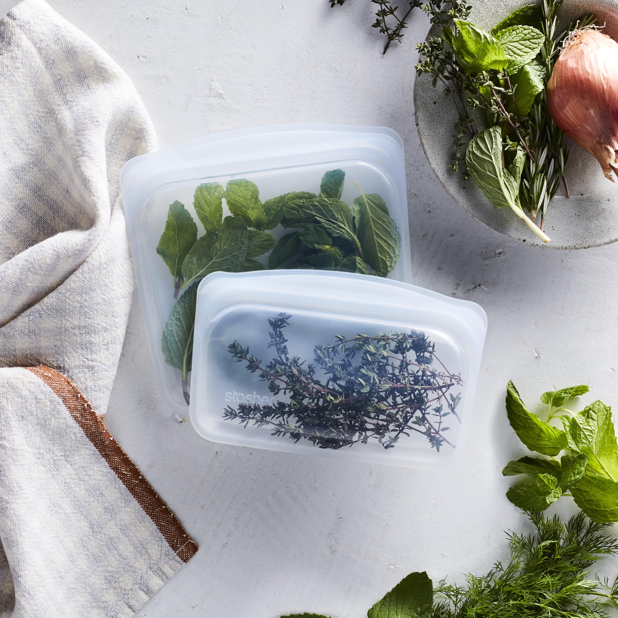 Stasher Silicone Reusable Food Storage Bags, 4-Pack, Reusable Freezer Bags, Microwave, Dishwasher, Oven Safe, Sous Vide, Premium Lunch Containers, Eco Friendly, Food-safe Silicone Snack Bag, Clear